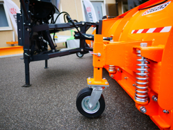 frontal snow plogh with mounting plate for tractor ssh 04 2 6 a