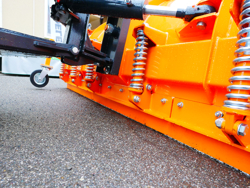 frontal snow plogh with mounting plate for tractor ssh 04 2 6 a